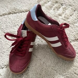 Women’s size 8, Steve Madden Burgundy and White Sneakers